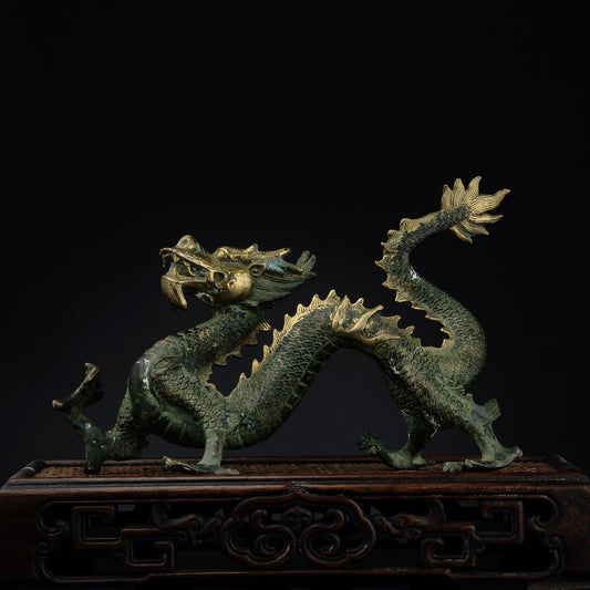 Antique Bronze Dragon Sculpture: Chinese Animal Art (260X100X165 mm)