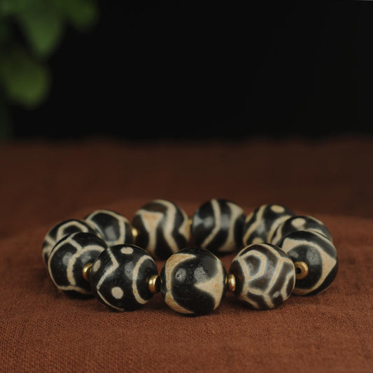 Antique Agate Dzi Bead Bracelet: Tibetan Himalayan Amulet Rosary