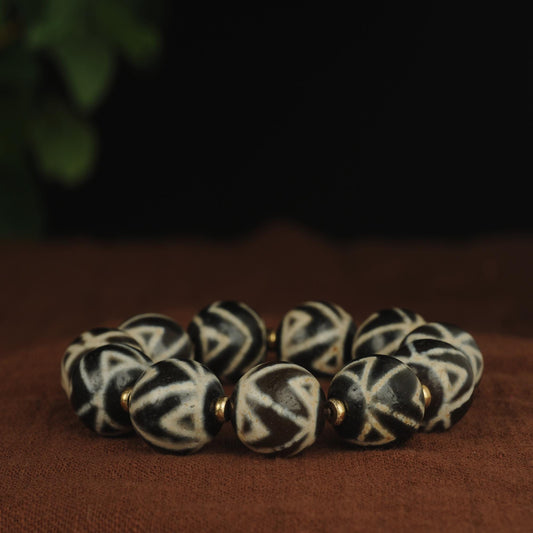 Antique Agate Dzi Bead Bracelet: Tibetan Amulet Rosary