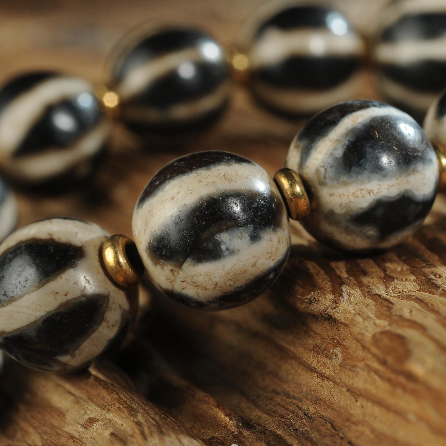 Antique Agate Dzi Bead Bracelet: Tibetan Amulet Rosary