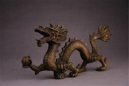 Chinese antique bronze dragon sculpture, dragon, sculpture, animal sculpture, bronze dragon, sculpture, antique dragon decoration.