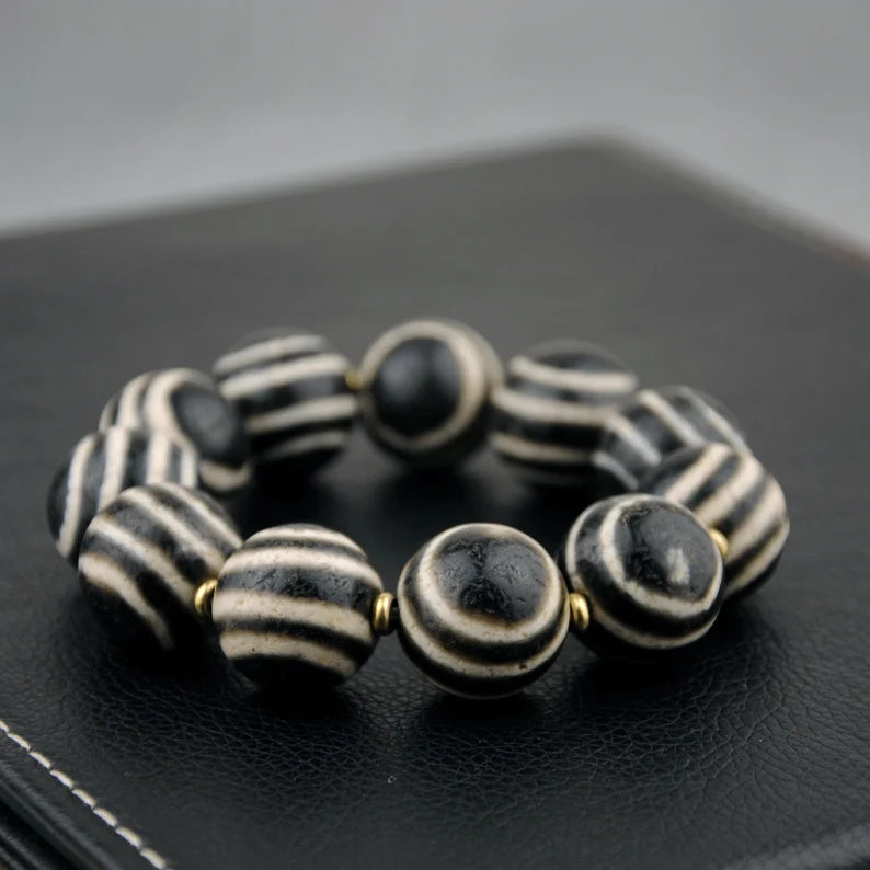 Tibetan/Himalayan antique agate black and white dzi beads, three-row dzi bracelet, rosary, prayer, dome, amulet, amulet,