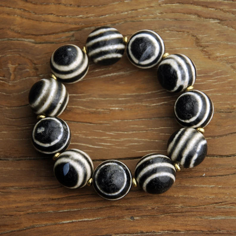 Tibetan/Himalayan antique agate black and white dzi beads, three-row dzi bracelet, rosary, prayer, dome, amulet, amulet,
