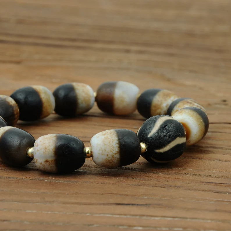 Tibetan/Himalayan antique agate black and white dzi bracelet, rosary, prayer, dome, amulet, amulet