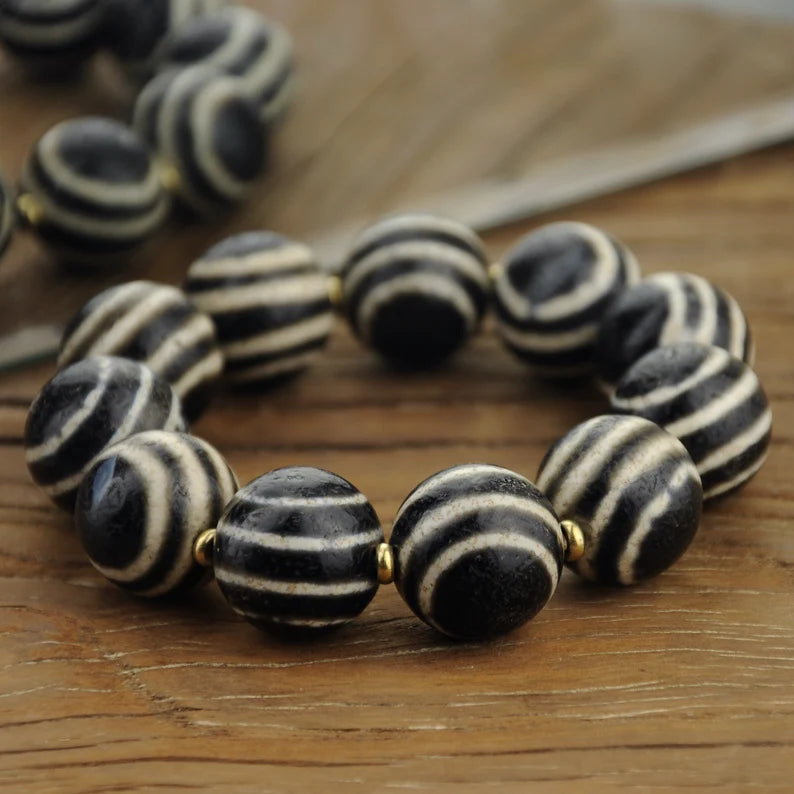 Tibetan/Himalayan antique agate black and white dzi beads, three-row dzi bracelet, rosary, prayer, dome, amulet, amulet,