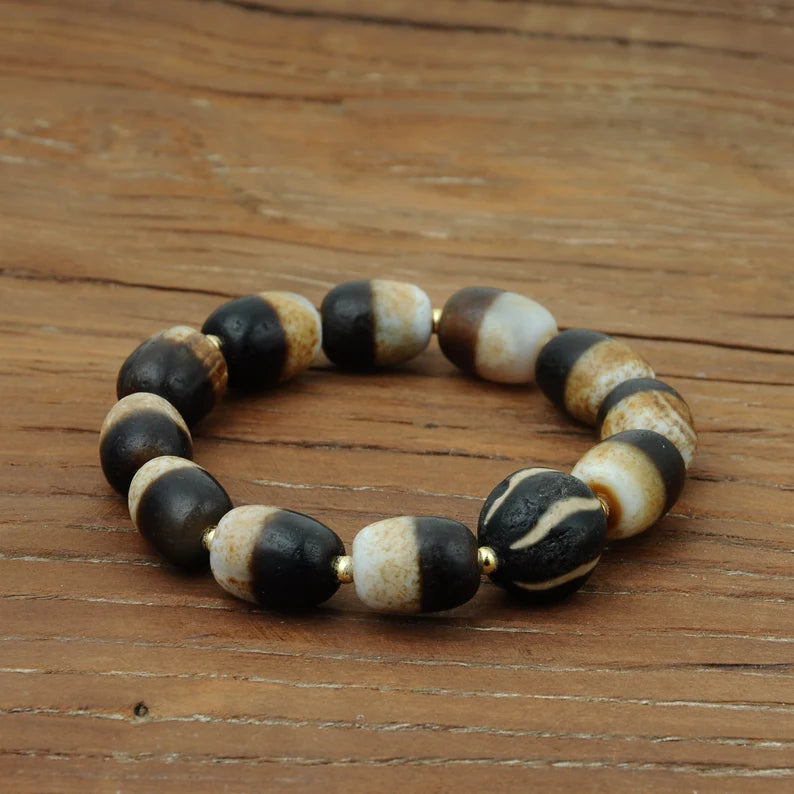Tibetan/Himalayan antique agate black and white dzi bracelet, rosary, prayer, dome, amulet, amulet