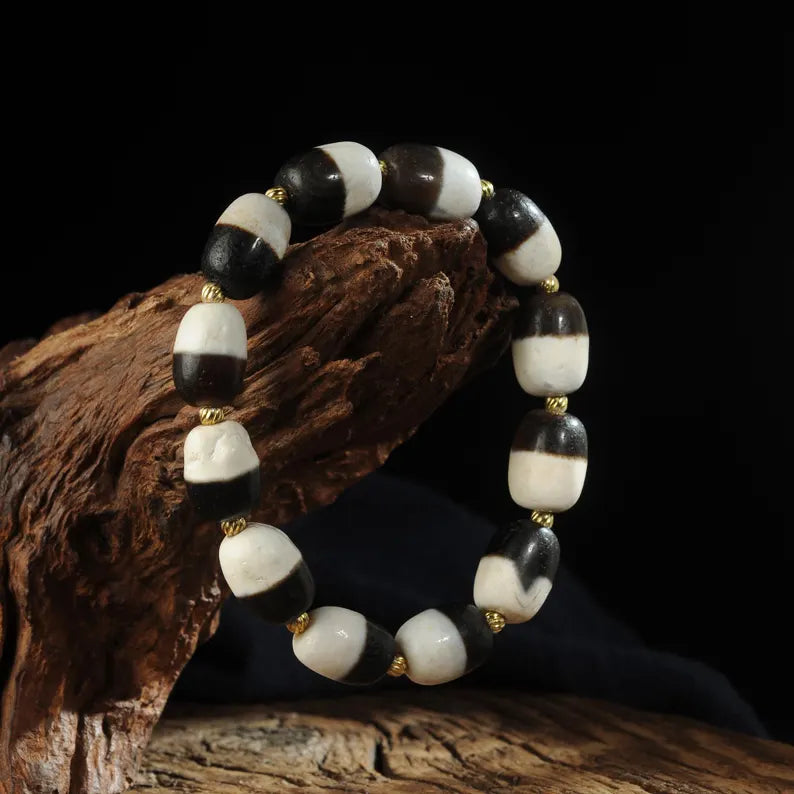 Tibetan/Himalayan antique agate black and white dzi bracelet, rosary, prayer, dome, amulet, amulet
