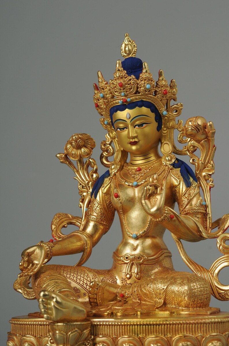 Bronze Green Tara Buddha Statue: Tibet/Nepal Home Decor (14cm x11cm x21cm)