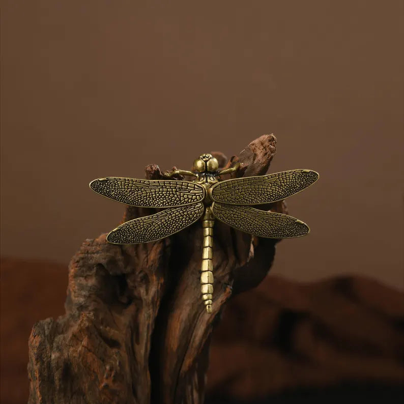 Chinese antique bronze dragonfly sculpture, sculpture art, animal sculpture, dragonfly, insect sculpture
