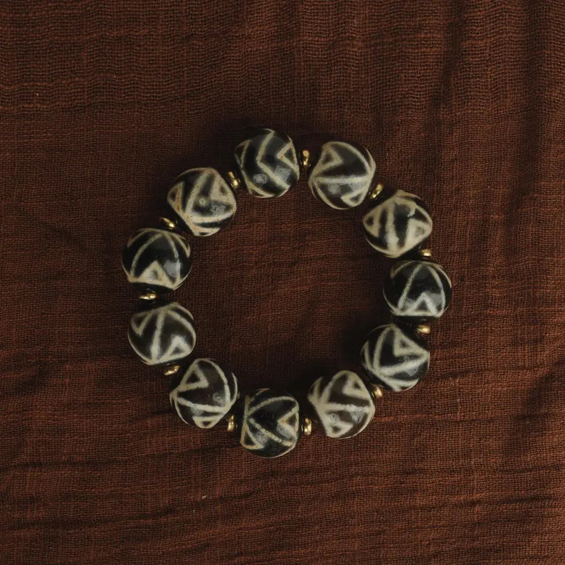 Tibet/Himalayan Antique Agate Black and White Dzi Bead Bracelet, Rosary, Prayer, Dome, Amulet, Charm Bead, Blessing Bead, Amulet,