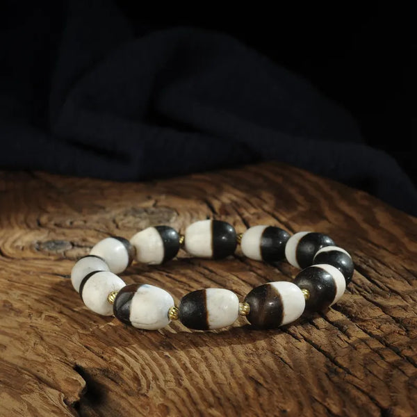 Tibetan/Himalayan antique agate black and white dzi bracelet, rosary, prayer, dome, amulet, amulet