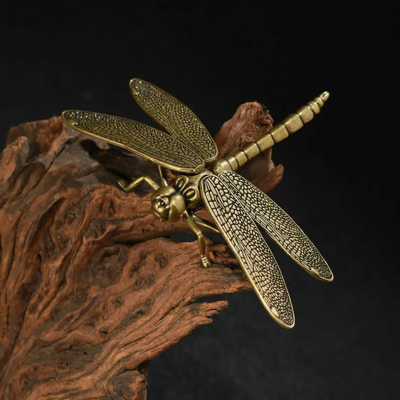 Chinese antique bronze dragonfly sculpture, sculpture art, animal sculpture, dragonfly, insect sculpture