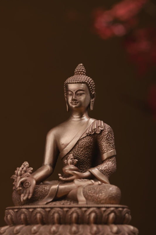 Medicine Rishi Light Tathagata,(Medicine Buddha), Sanskrit Bhai? ajya guru vaid rya prabh arajja, Bronze Buddha, prayer, ritual.