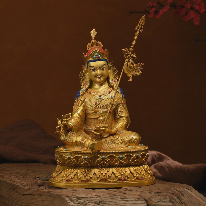 Bronze Padmasambhava Buddha Statue: Tibetan Nepal Decor (15cm x11cm x 23cm)