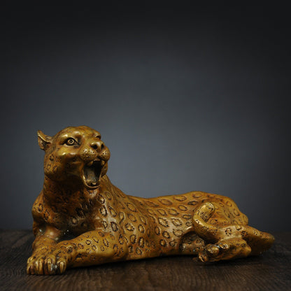 Antique Bronze Cheetah Sculpture: Chinese Animal Art Ornament