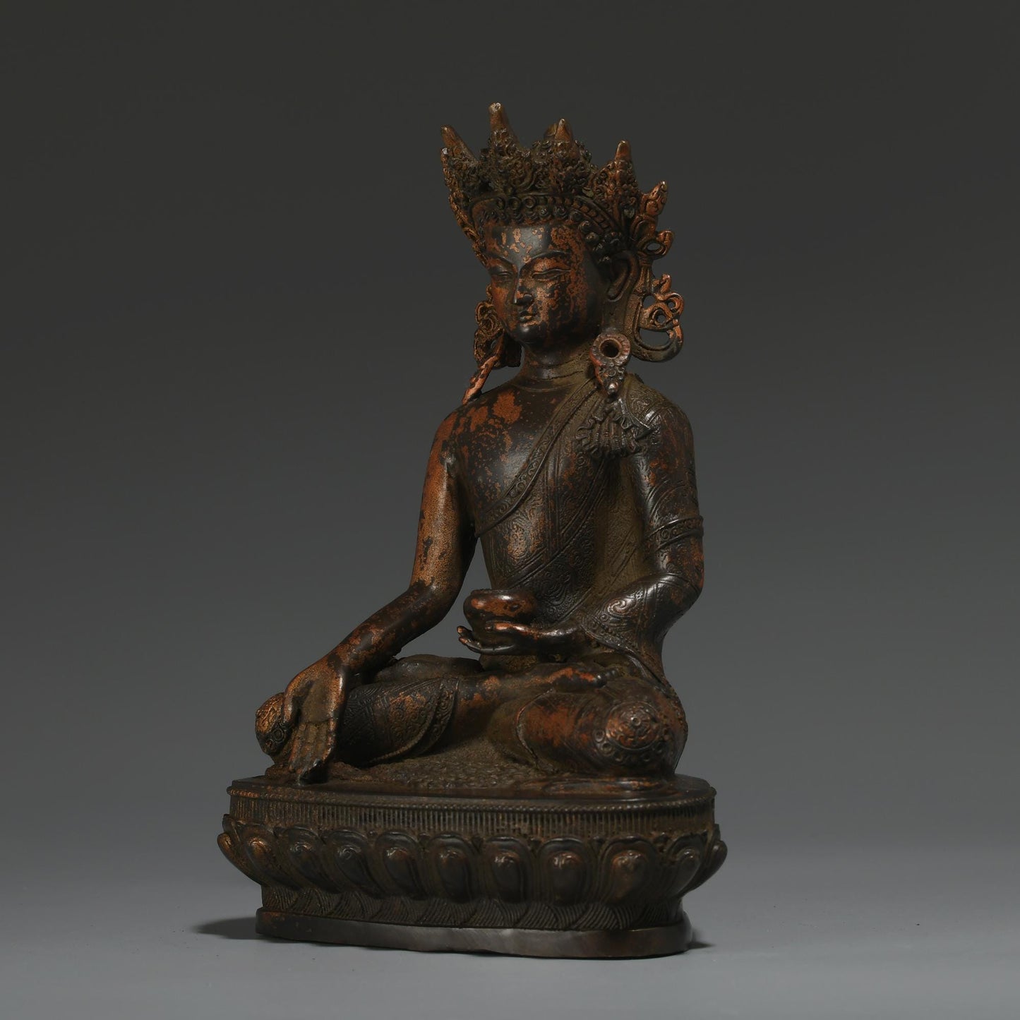 Antique Bronze Buddha Statue: Tibetan Prayer Ritual Decor