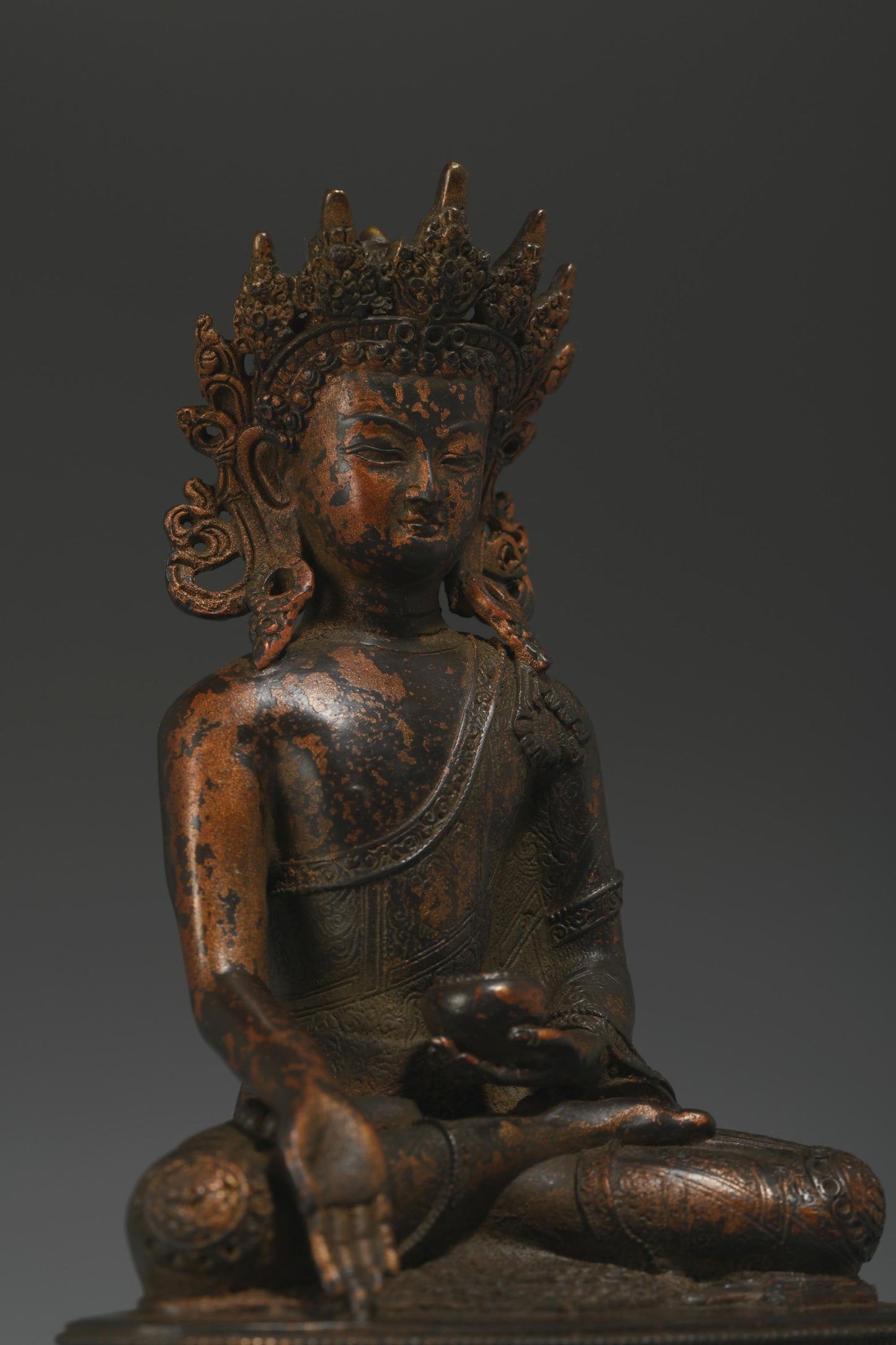 Antique Bronze Buddha Statue: Tibetan Prayer Ritual Decor