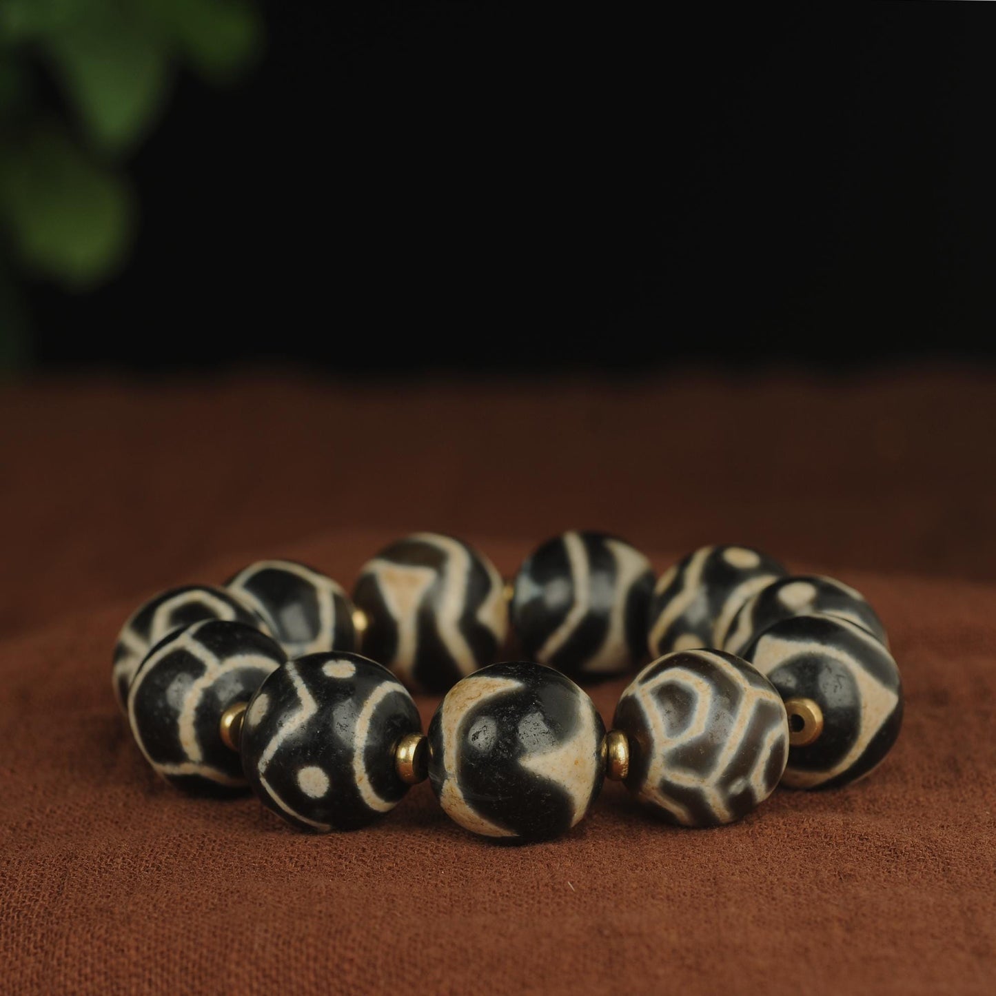 Antique Agate Dzi Bead Bracelet: Tibetan Himalayan Amulet Rosary