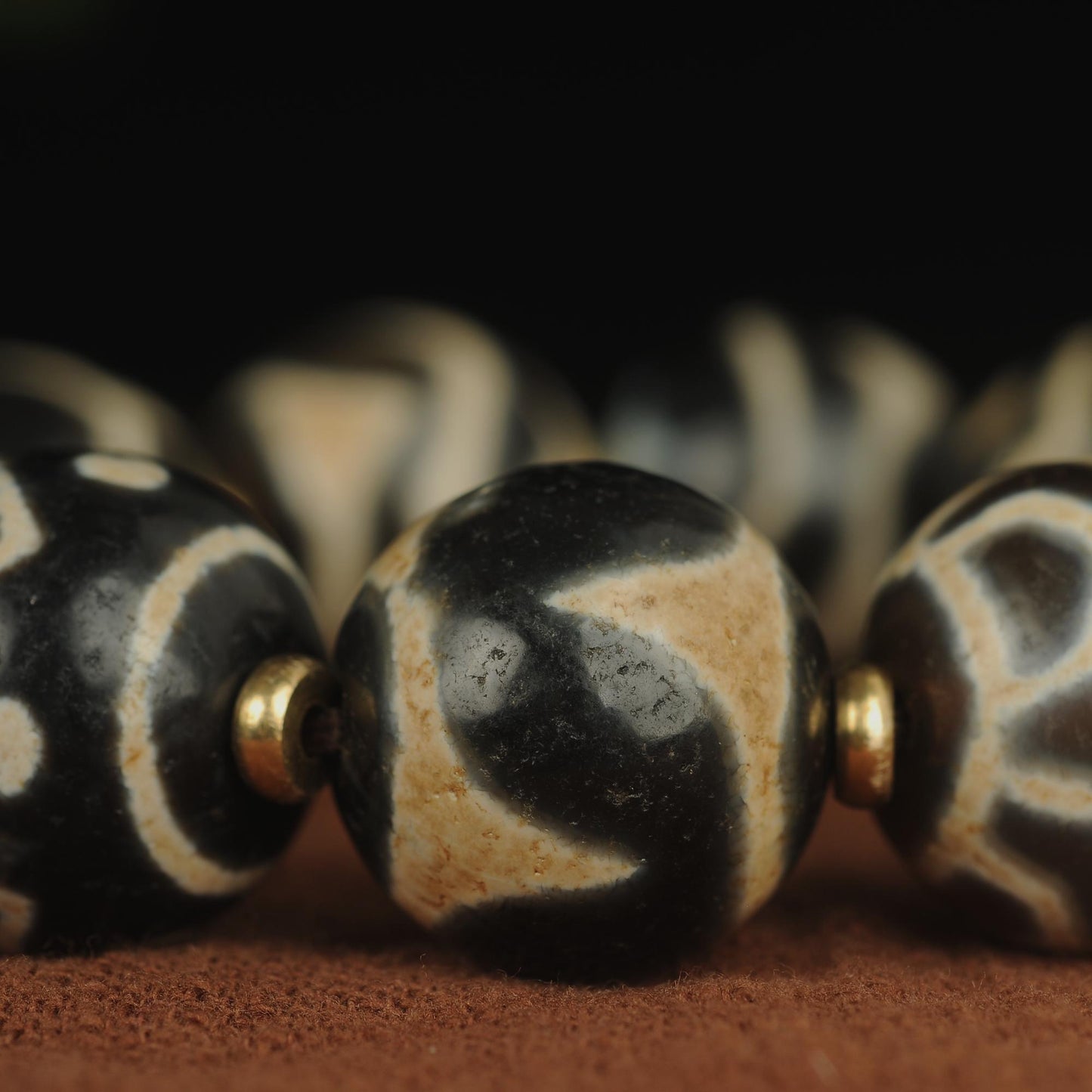 Antique Agate Dzi Bead Bracelet: Tibetan Himalayan Amulet Rosary