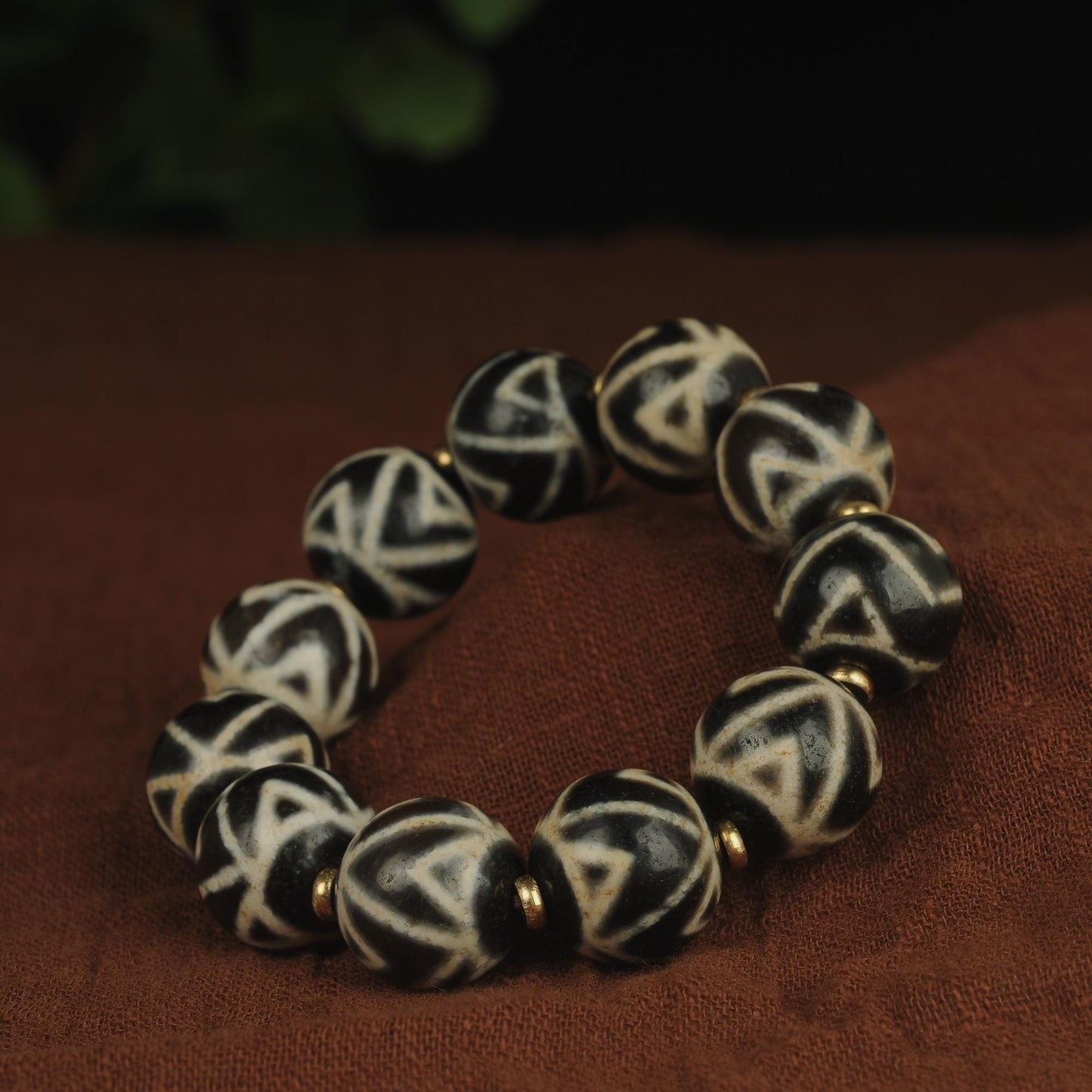 Antique Agate Dzi Bead Bracelet: Tibetan Amulet Rosary