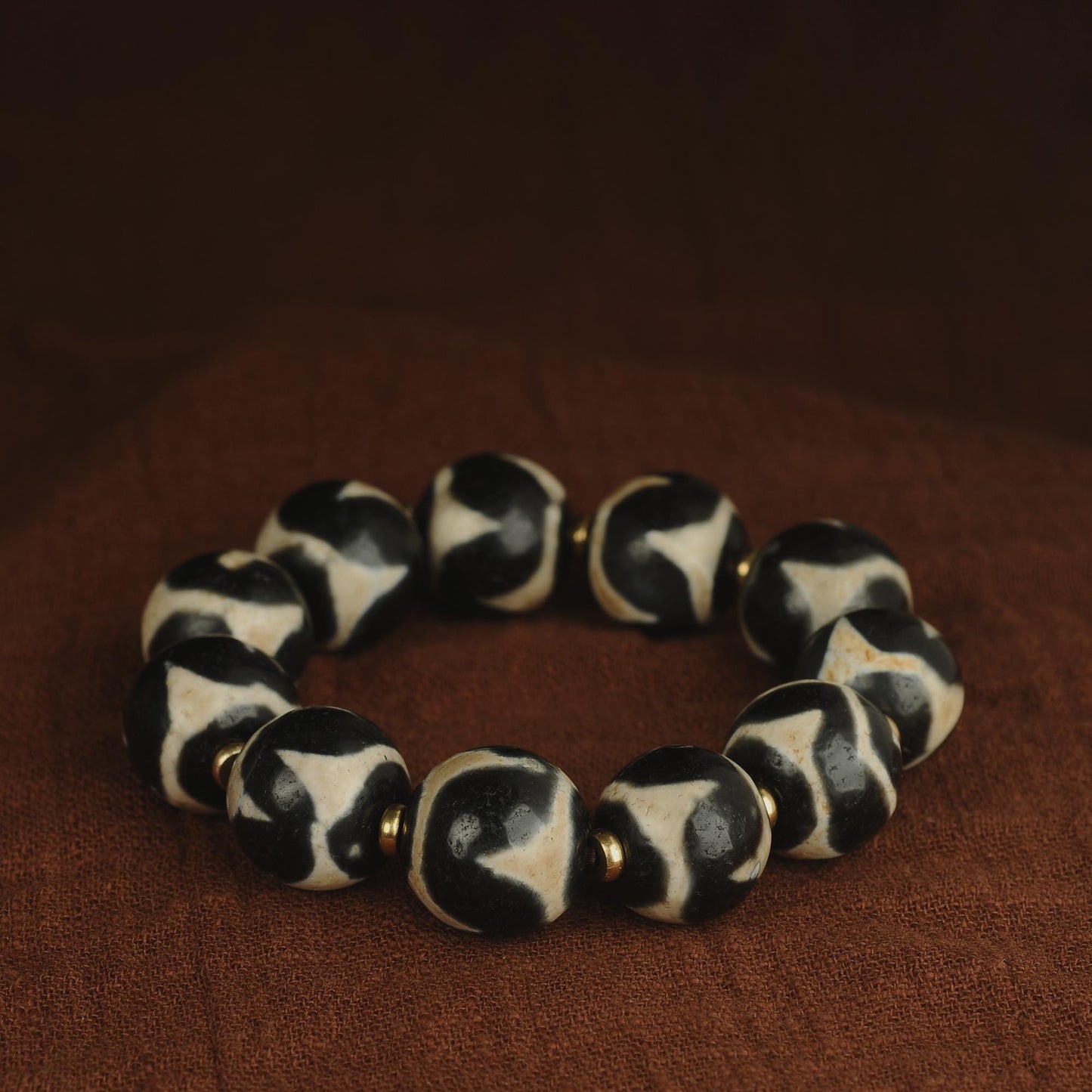 Antique Agate Dzi Bead Bracelet: Tibetan Amulet Rosary