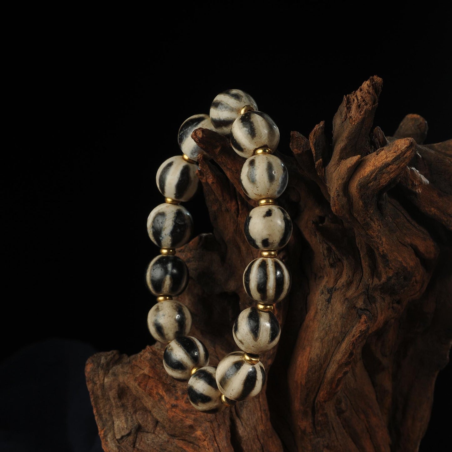 Antique Agate Dzi Bead Bracelet: Tibetan Amulet Rosary