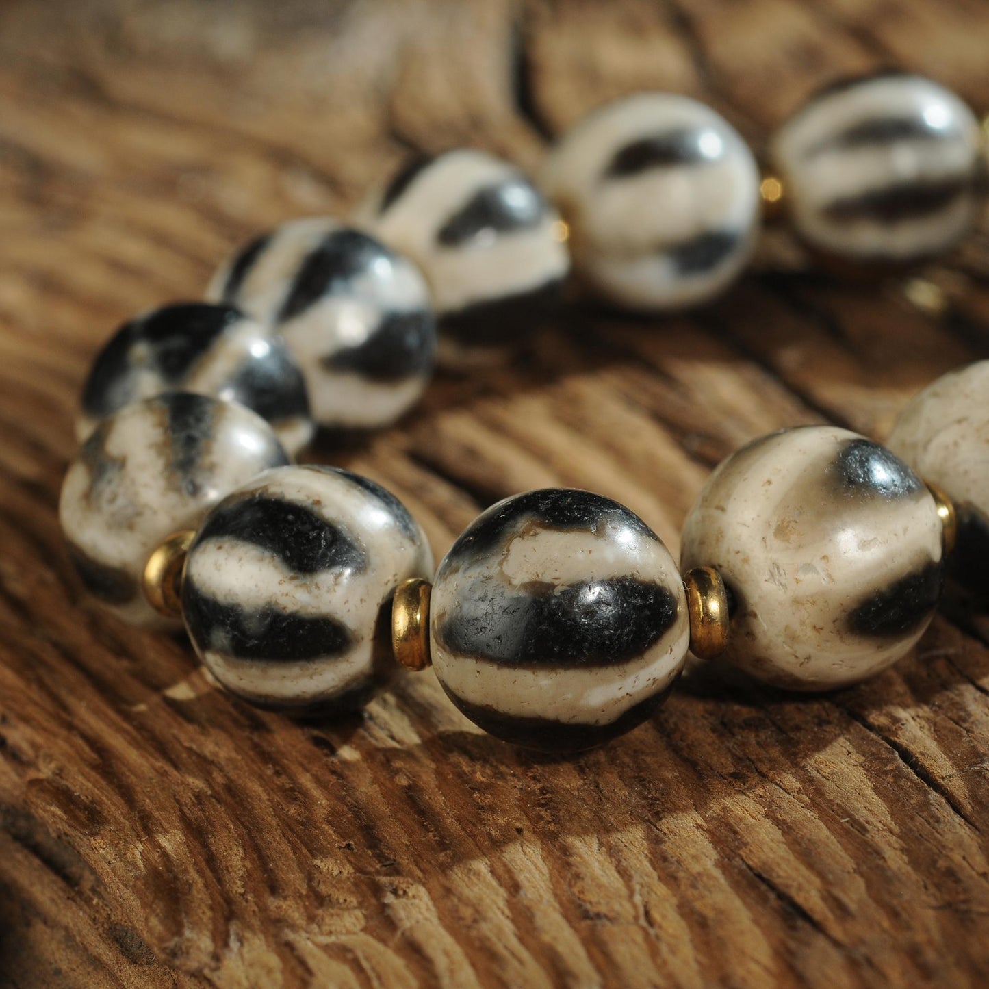 Antique Agate Dzi Bead Bracelet: Tibetan Amulet Rosary