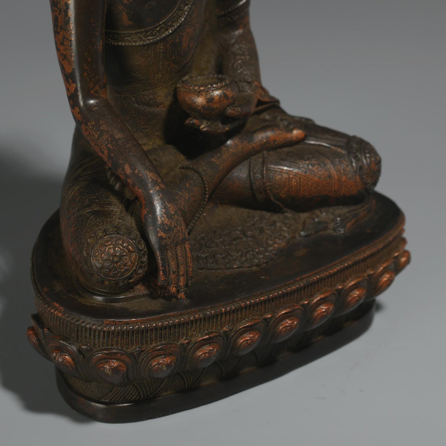 Antique Bronze Buddha Statue: Tibetan-Nepalese Prayer Ritual Decor