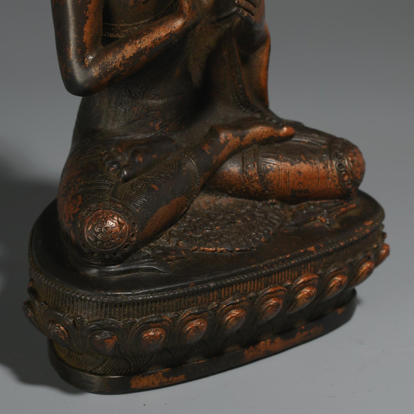 Antique Bronze Buddha Statue: Tibetan Prayer Ritual Decor