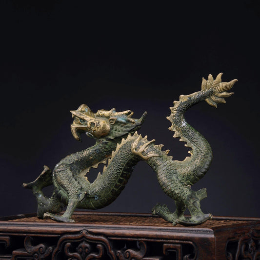 Antique Bronze Dragon Sculpture: Chinese Animal Art (260X100X165 mm)