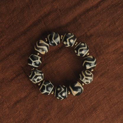 Antique Agate Dzi Bead Bracelet: Tibetan Himalayan Amulet Rosary