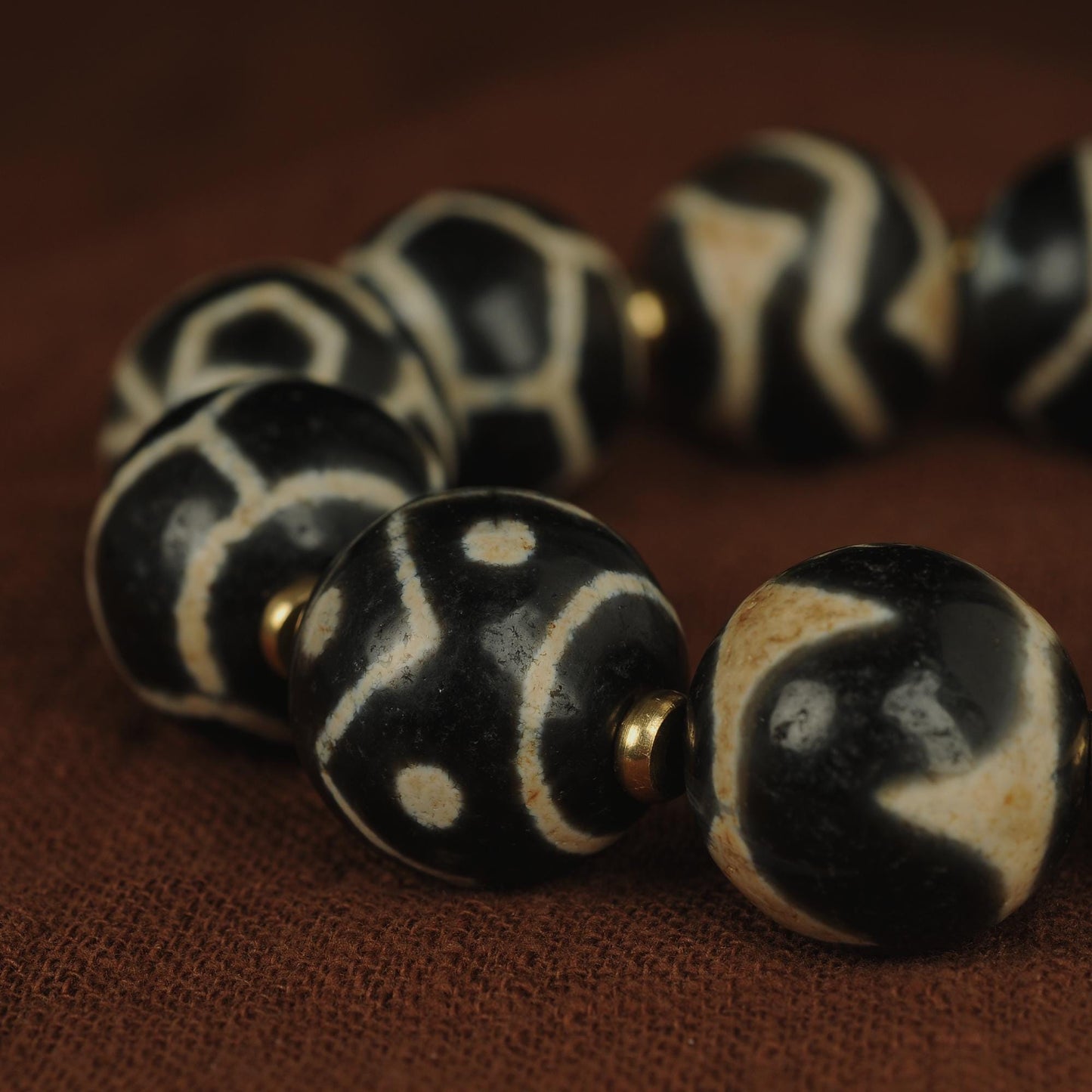 Antique Agate Dzi Bead Bracelet: Tibetan Himalayan Amulet Rosary