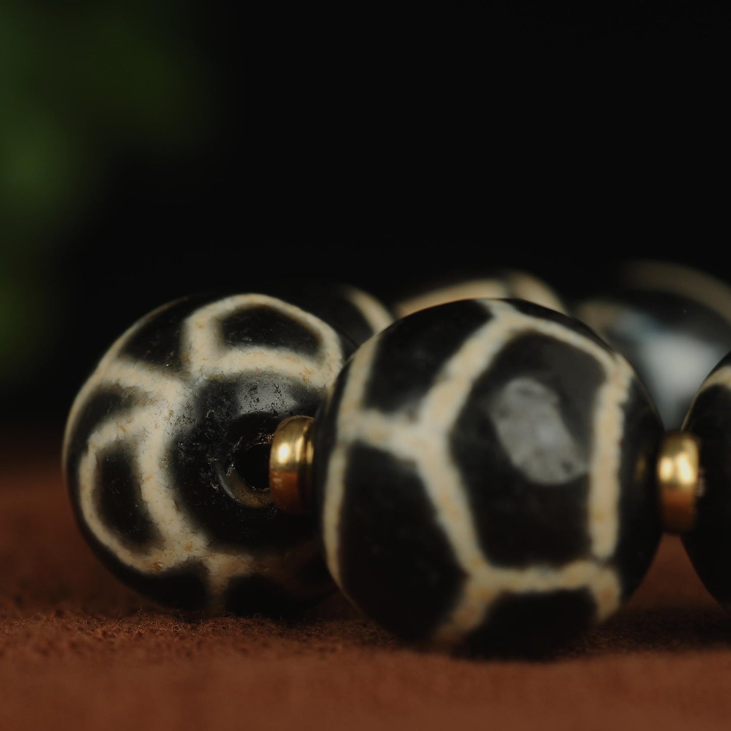 Antique Agate Dzi Bead Bracelet: Tibetan Himalayan Amulet Rosary