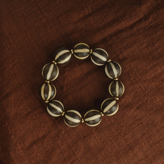 Antique Agate Dzi Bead Bracelet: Tibetan Amulet Rosary