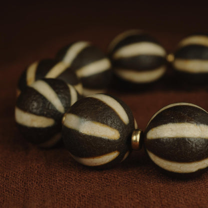 Antique Agate Dzi Bead Bracelet: Tibetan Amulet Rosary