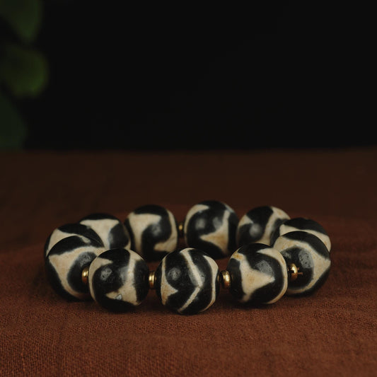 Antique Agate Dzi Bead Bracelet: Tibetan Amulet Rosary