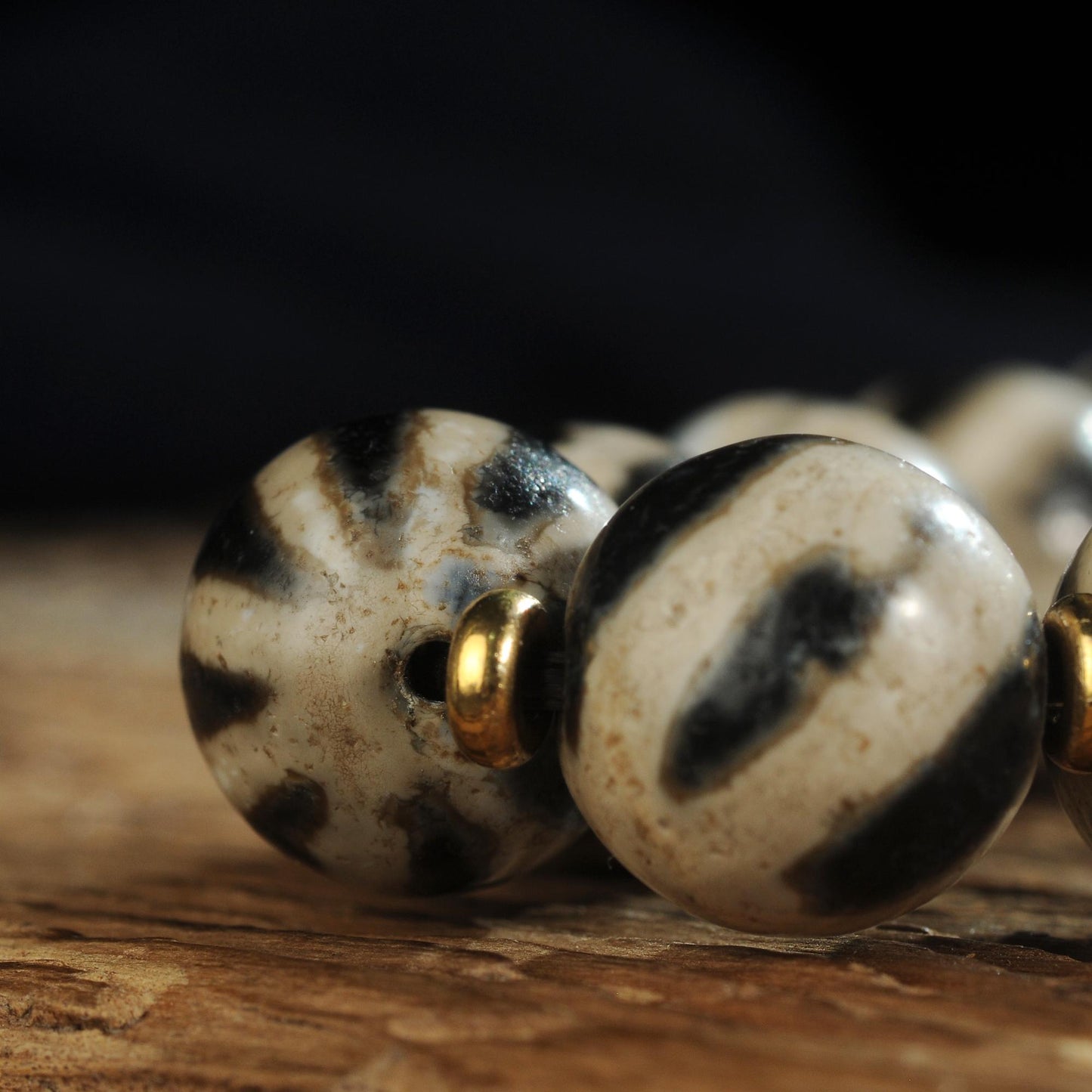 Antique Agate Dzi Bead Bracelet: Tibetan Amulet Rosary
