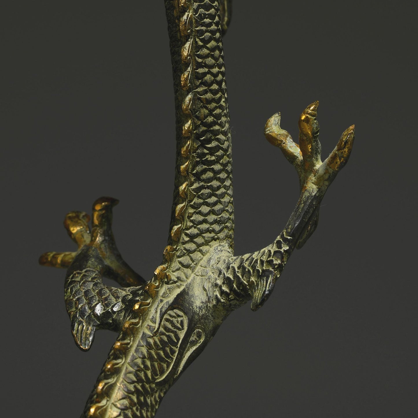 Antique Bronze Dragon Sculpture: Chinese Animal Art (41X21X13cm)