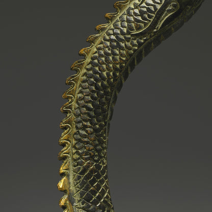 Antique Bronze Dragon Sculpture: Chinese Animal Art (41X21X13cm)