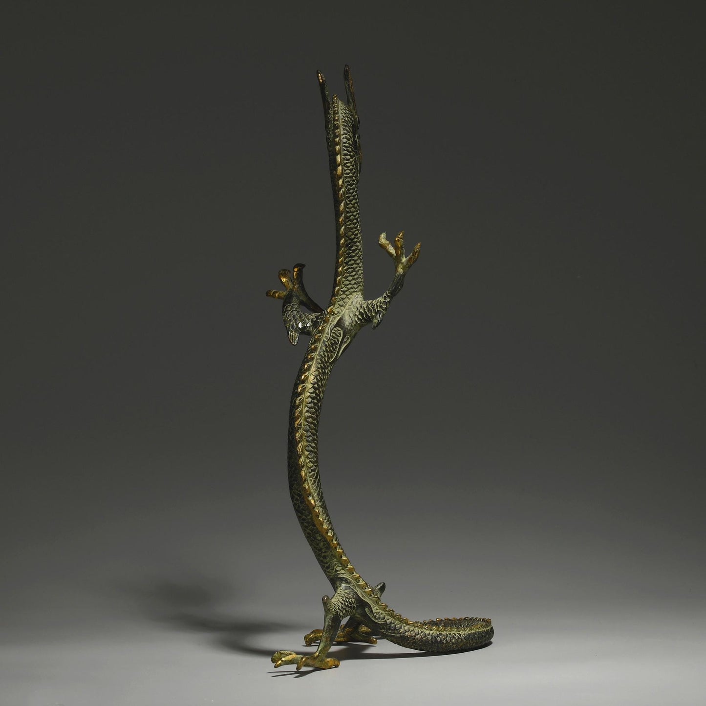 Antique Bronze Dragon Sculpture: Chinese Animal Art (41X21X13cm)